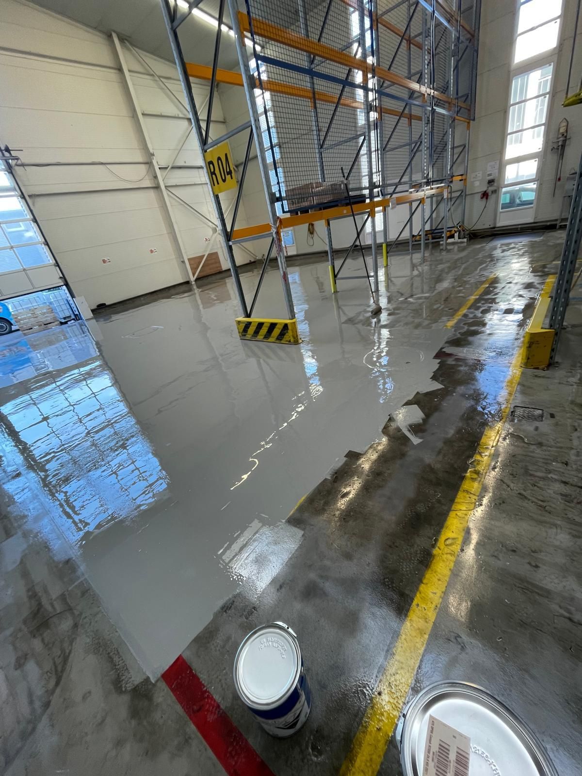 Bodenbeschichtung mit Markierung in einer Halle – Basic GmbH, Servicegebiet Hamburg